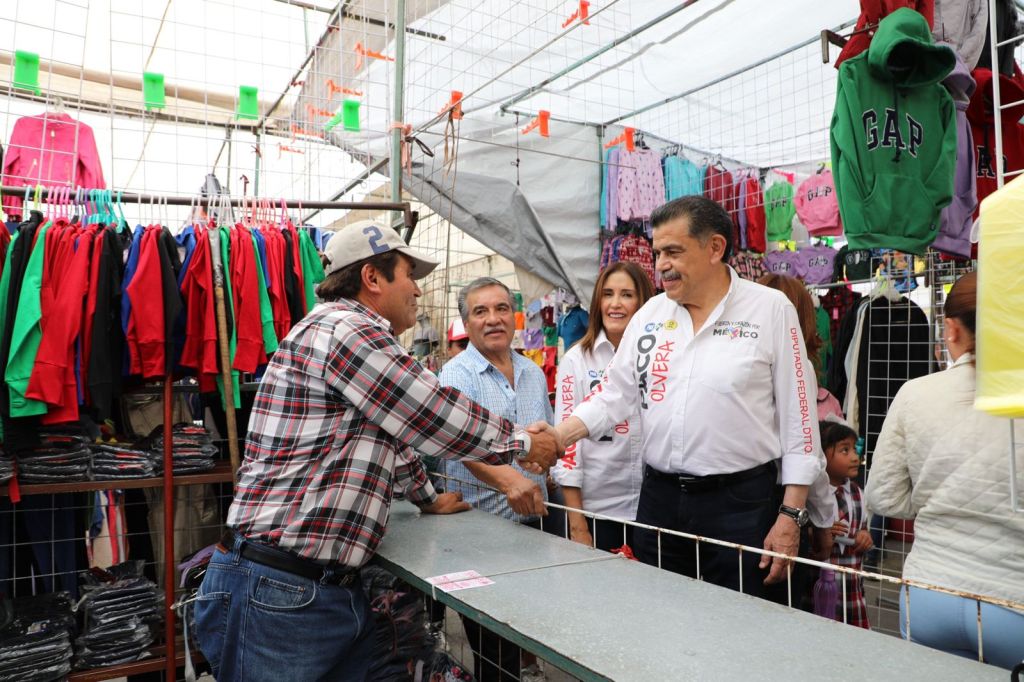Que termine este gobierno federal de fracasos y mentiras dijo gente de Tlahuelilpan en diálogo con Paco&nbsp;Olvera