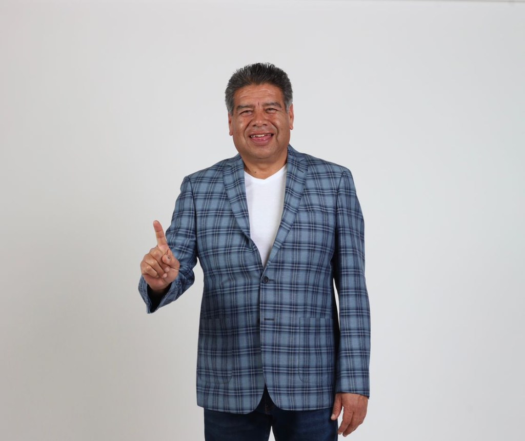 Horacio Islas orgulloso de su familia y su&nbsp;planilla